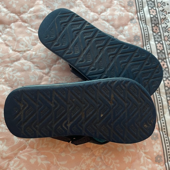 Reef Toddler flip-flips w/elastic sling back. Very good used condition. Sz 3-4 - Picture 6 of 6